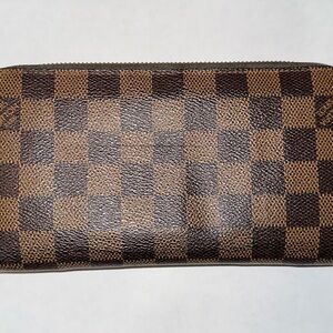Louis vuitton damier ebene Zippy Wallet